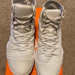 Nike Hyperdunk 2017 Flyknit